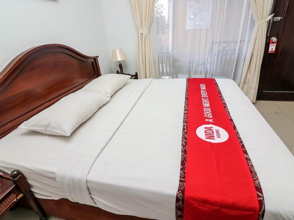 Legian Beach Hotel Kuta Lombok Esterno foto