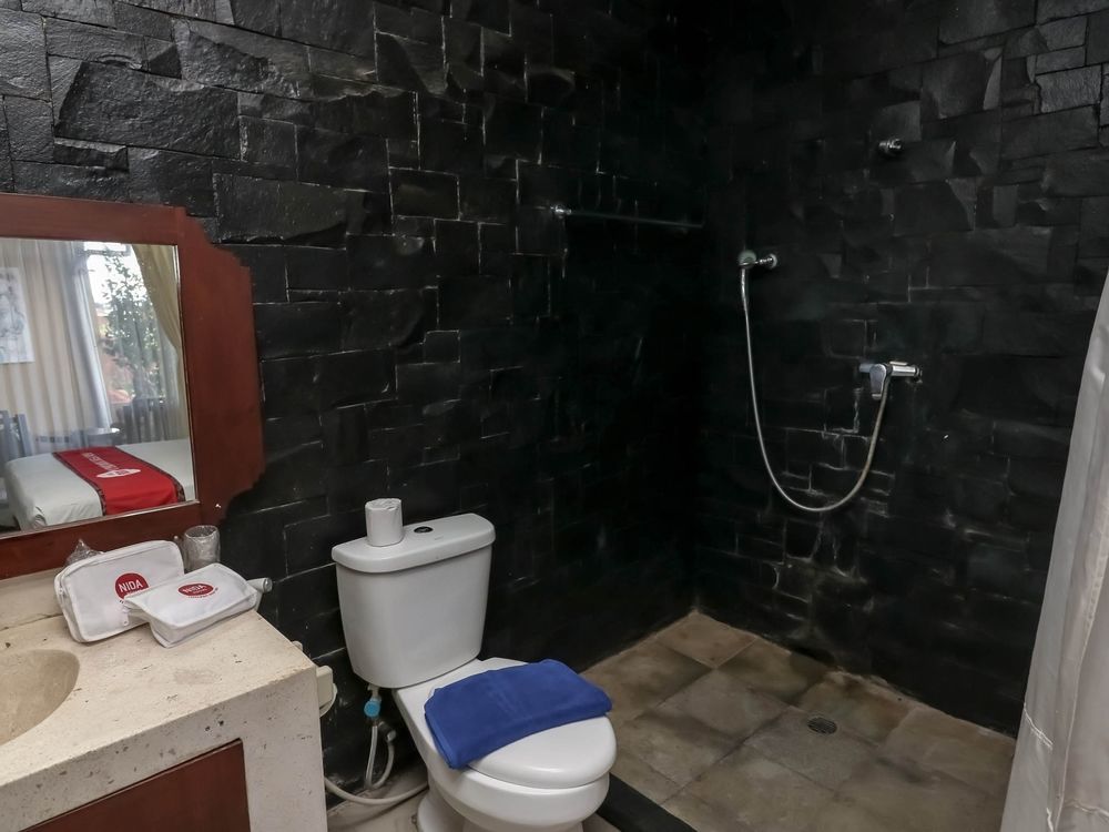 Legian Beach Hotel Kuta Lombok Esterno foto